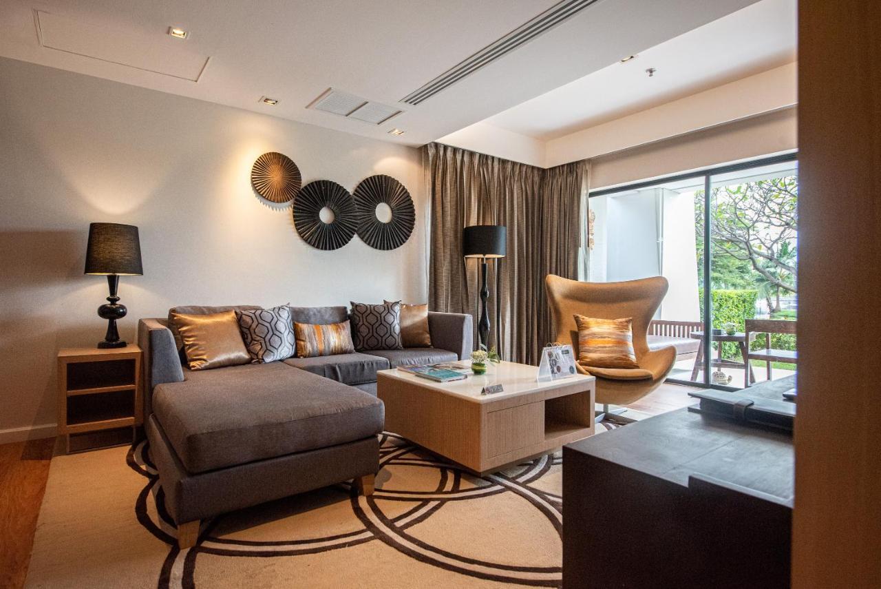 Summit Windmill Golf Suite Hotel At Suvarnabhumi Bangkok Exterior foto Living room